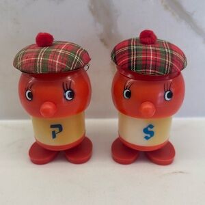 Vintage Pair of Anthropomorphic Salt & Pepper Shakers Scotland Plaid Hats